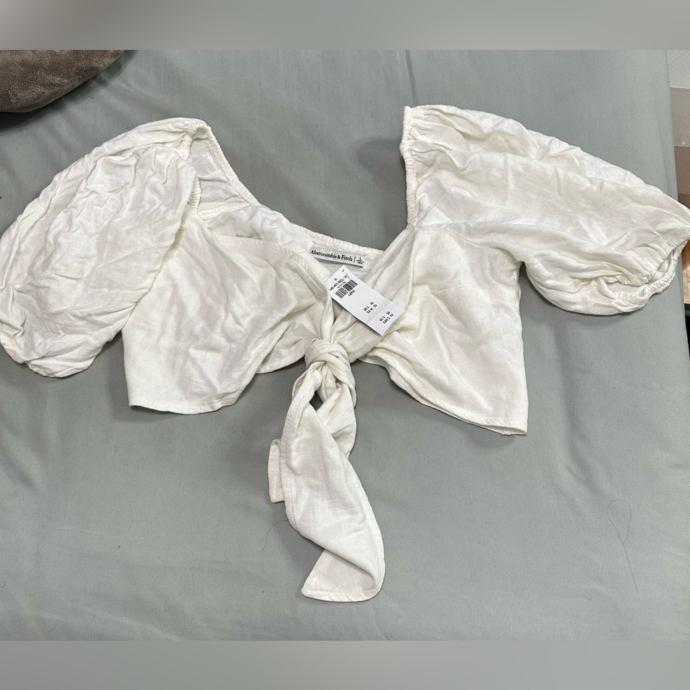 NWT Abercrombie and Fitch White Tie top, Large
